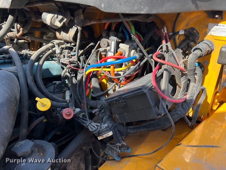 image for item MM9217 2006 International 7400  flatbed truck