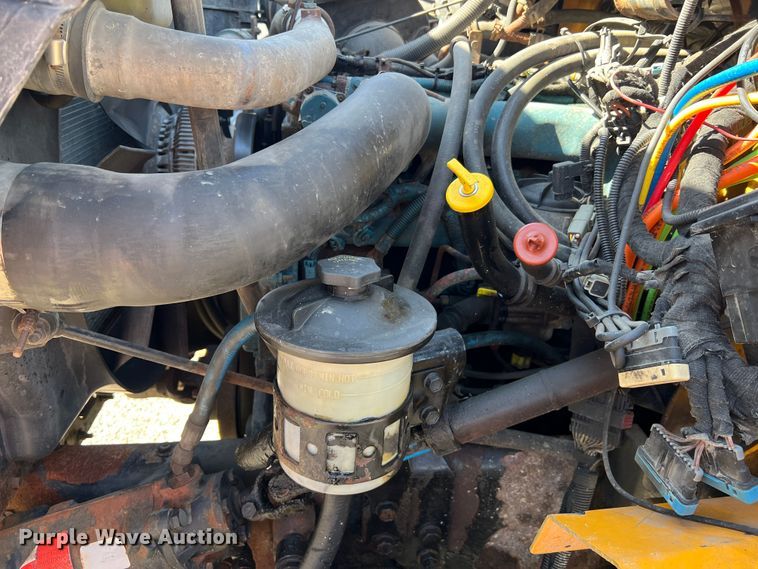 image for item MM9217 2006 International 7400  flatbed truck