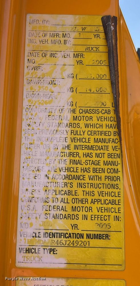 image for item MM9217 2006 International 7400  flatbed truck