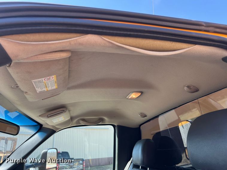 image for item MM9219 2003 Chevrolet Silverado 3500  utility bed pickup truck