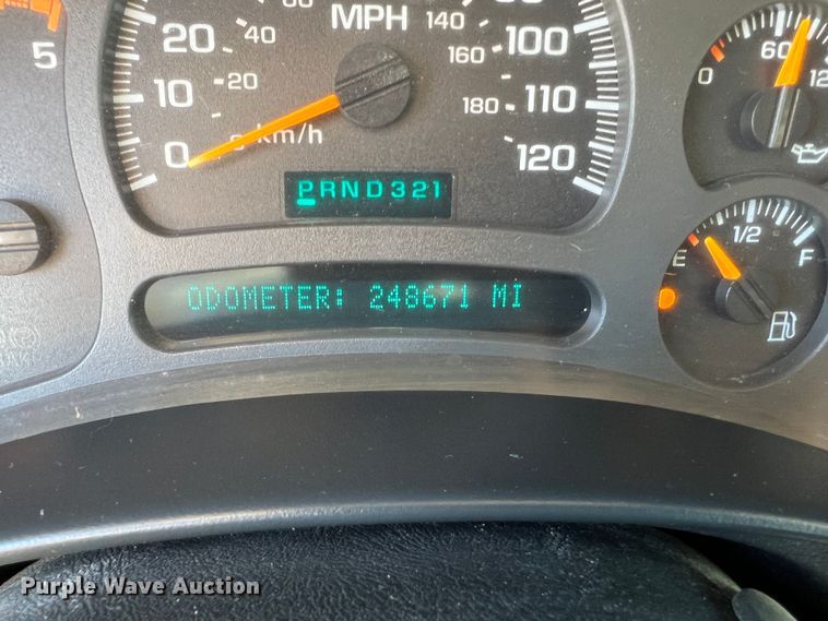 image for item MM9219 2003 Chevrolet Silverado 3500  utility bed pickup truck