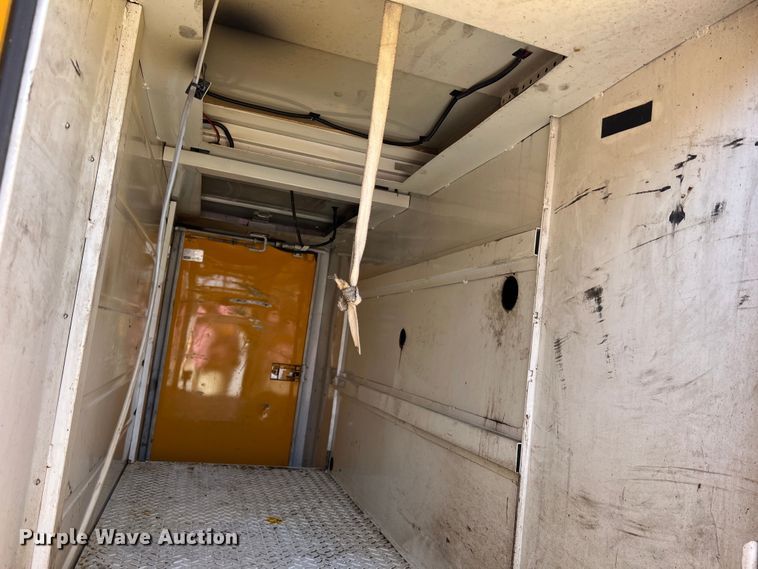 image for item MM9219 2003 Chevrolet Silverado 3500  utility bed pickup truck