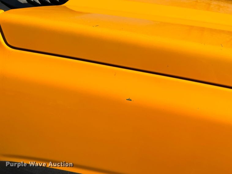 image for item MM9219 2003 Chevrolet Silverado 3500  utility bed pickup truck