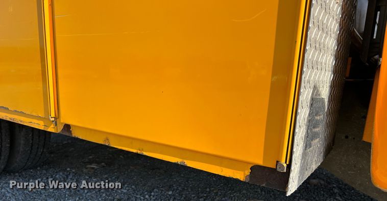 image for item MM9219 2003 Chevrolet Silverado 3500  utility bed pickup truck