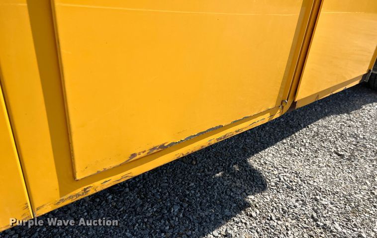 image for item MM9219 2003 Chevrolet Silverado 3500  utility bed pickup truck