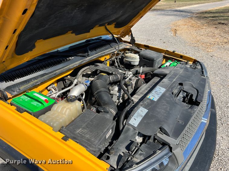 image for item MM9219 2003 Chevrolet Silverado 3500  utility bed pickup truck