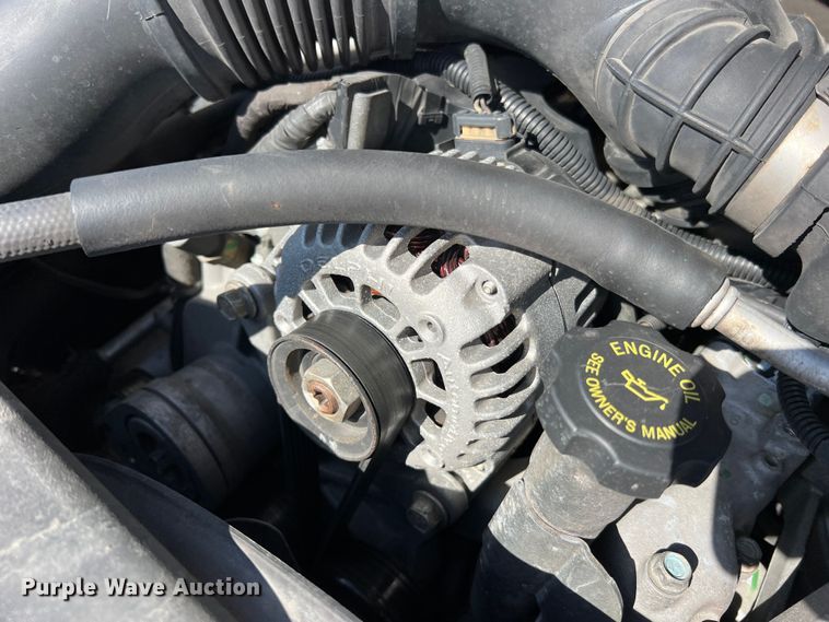 image for item MM9219 2003 Chevrolet Silverado 3500  utility bed pickup truck