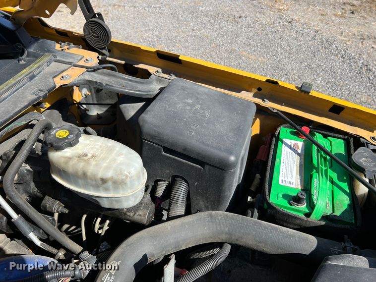 image for item MM9219 2003 Chevrolet Silverado 3500  utility bed pickup truck