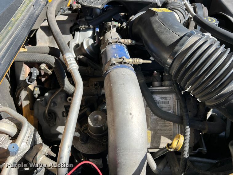 image for item MM9219 2003 Chevrolet Silverado 3500  utility bed pickup truck