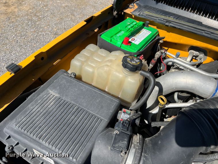 image for item MM9219 2003 Chevrolet Silverado 3500  utility bed pickup truck