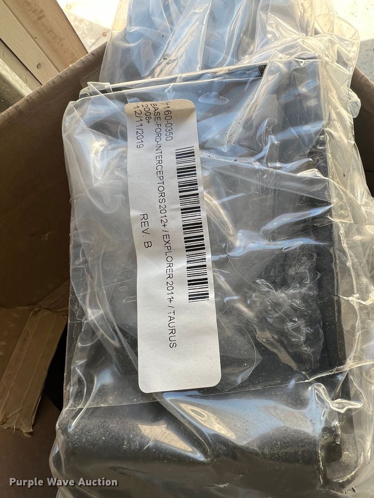 image for item MM9232 Law enforcement equipment