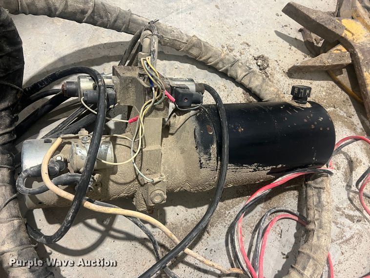 image for item MM9233 RGM RG11.0W  road maintainer