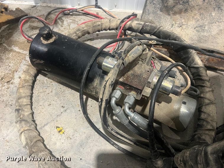 image for item MM9233 RGM RG11.0W  road maintainer