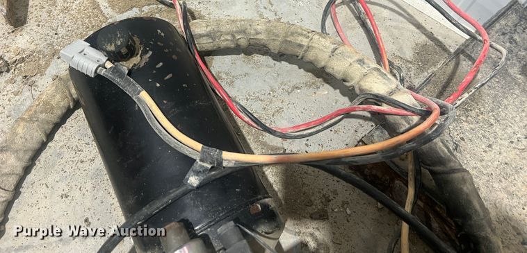 image for item MM9233 RGM RG11.0W  road maintainer