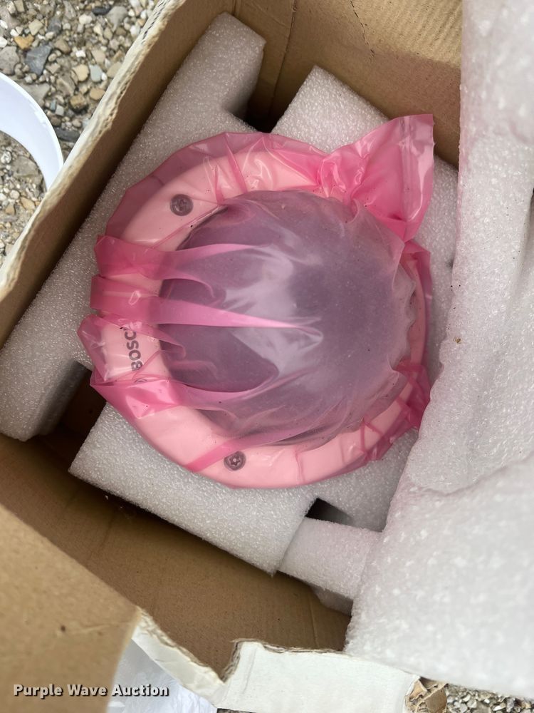 image for item MM9237 Emergency response equipment