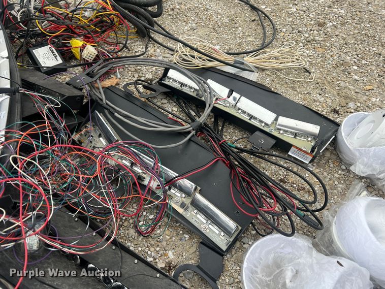 image for item MM9237 Emergency response equipment