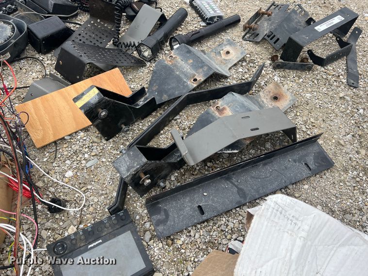 image for item MM9237 Emergency response equipment