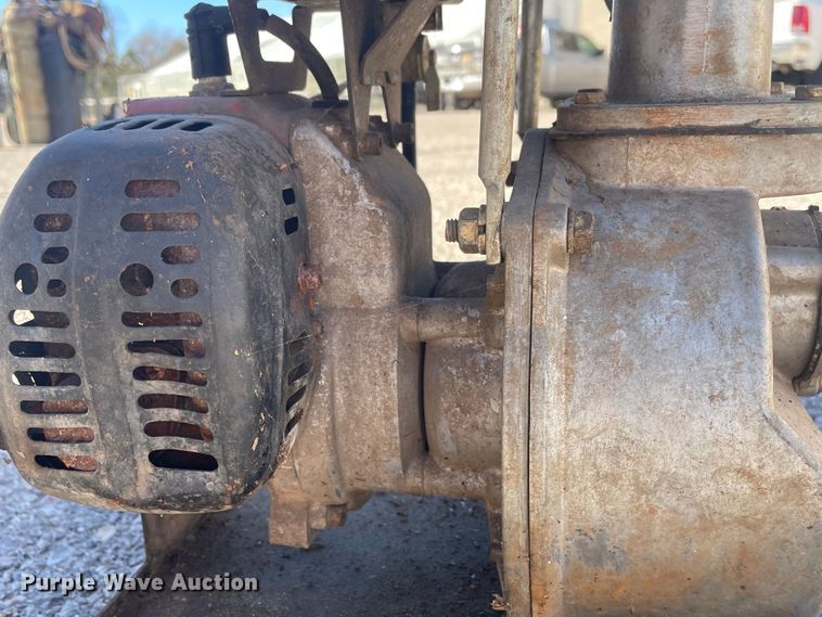 image for item MM9333 Shindaiwa GP450 water pump