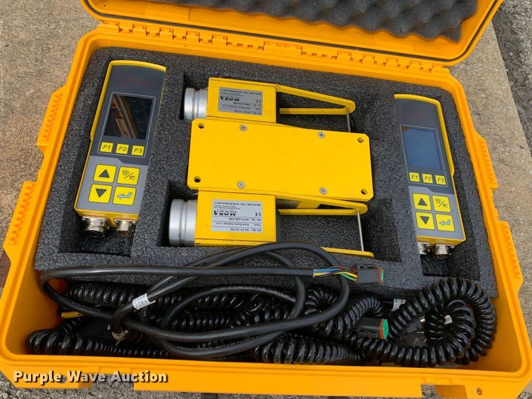 image for item MM9775 2016 Weiler P385A  paver