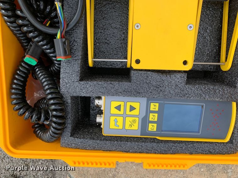 image for item MM9775 2016 Weiler P385A  paver