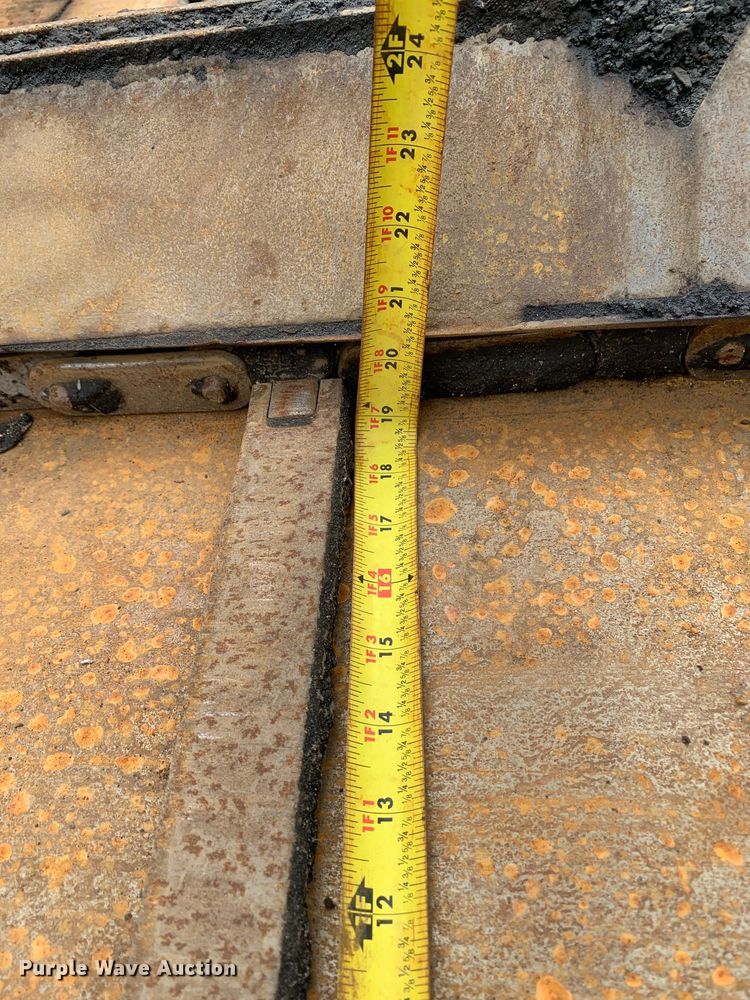 image for item MM9775 2016 Weiler P385A  paver