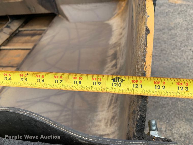 image for item MM9775 2016 Weiler P385A  paver