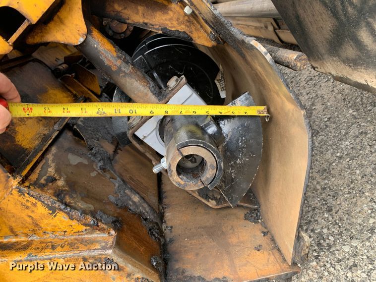 image for item MM9775 2016 Weiler P385A  paver