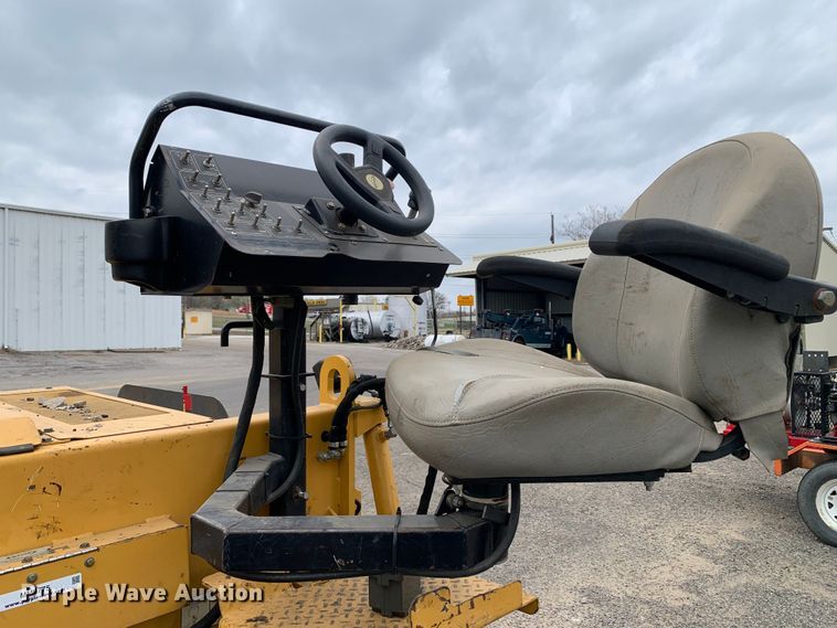 image for item MM9775 2016 Weiler P385A  paver