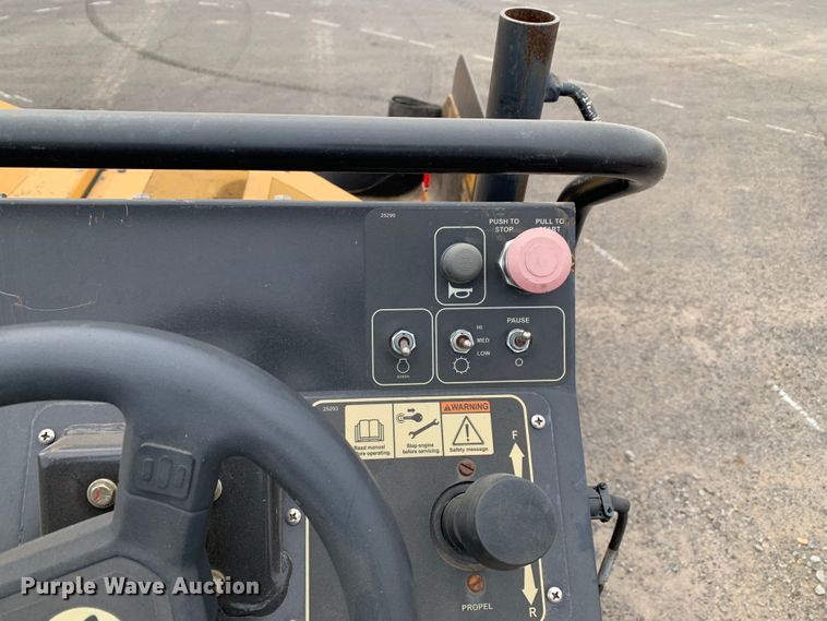 image for item MM9775 2016 Weiler P385A  paver