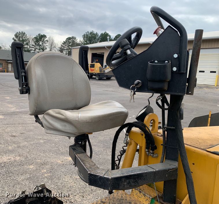 image for item MM9775 2016 Weiler P385A  paver