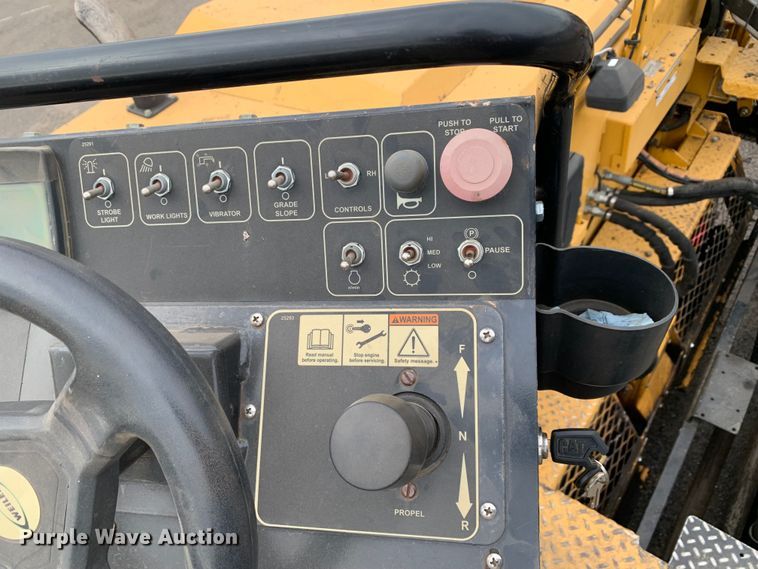 image for item MM9775 2016 Weiler P385A  paver