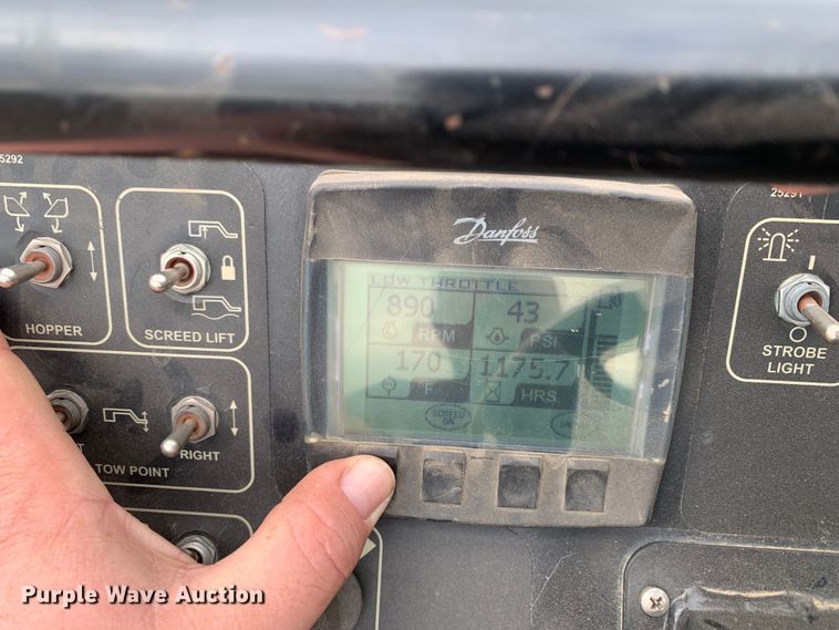 image for item MM9775 2016 Weiler P385A  paver