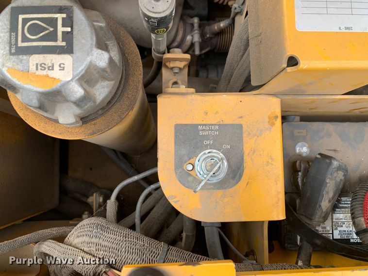 image for item MM9775 2016 Weiler P385A  paver