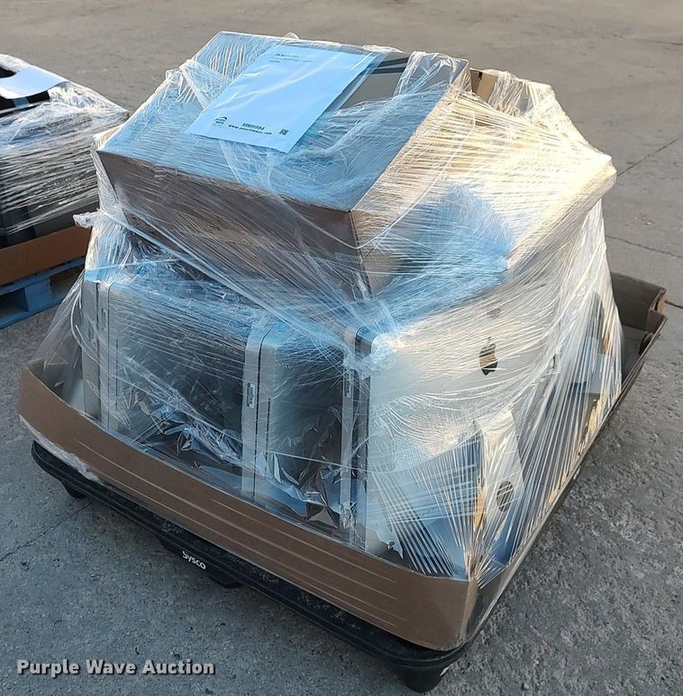 image for item MM9994 (24) Apple 1311 computers