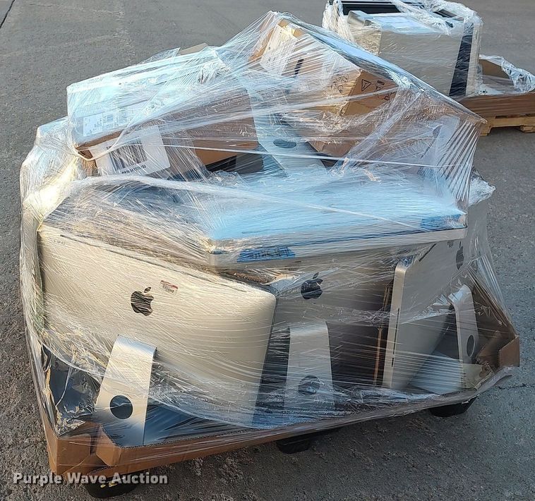 image for item MM9994 (24) Apple 1311 computers