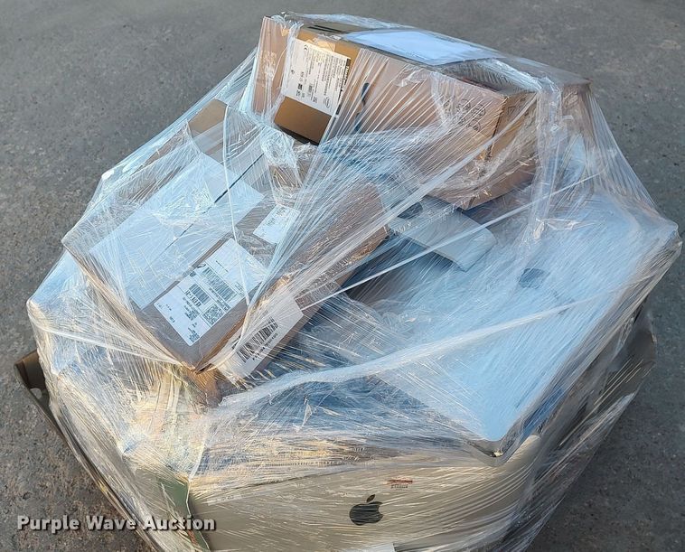 image for item MM9994 (24) Apple 1311 computers