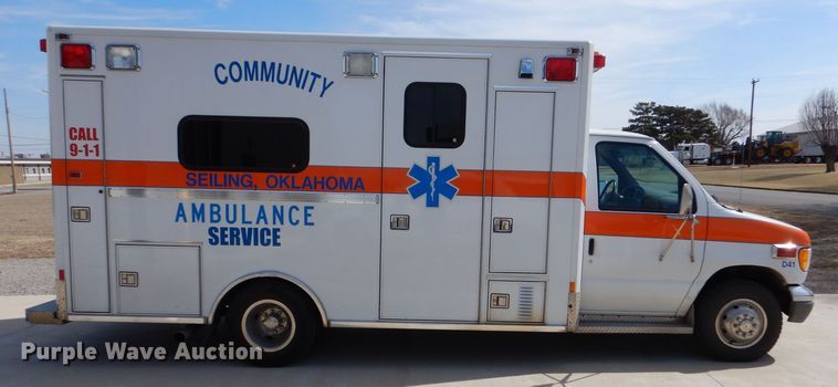 image for item MP9098 1998 Ford E450  ambulance