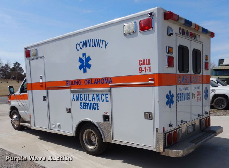 image for item MP9098 1998 Ford E450  ambulance