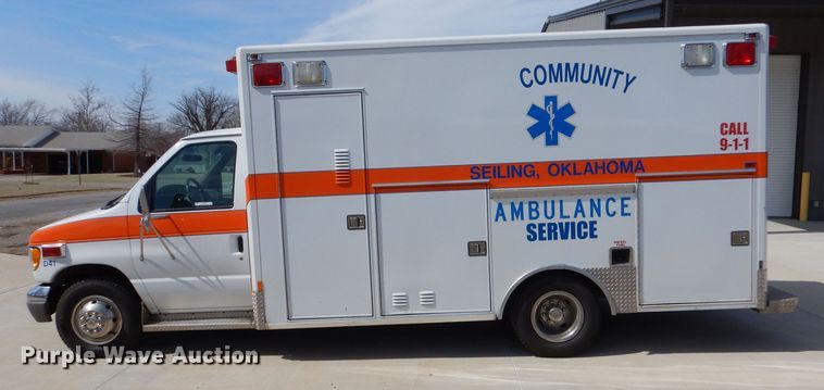 image for item MP9098 1998 Ford E450  ambulance