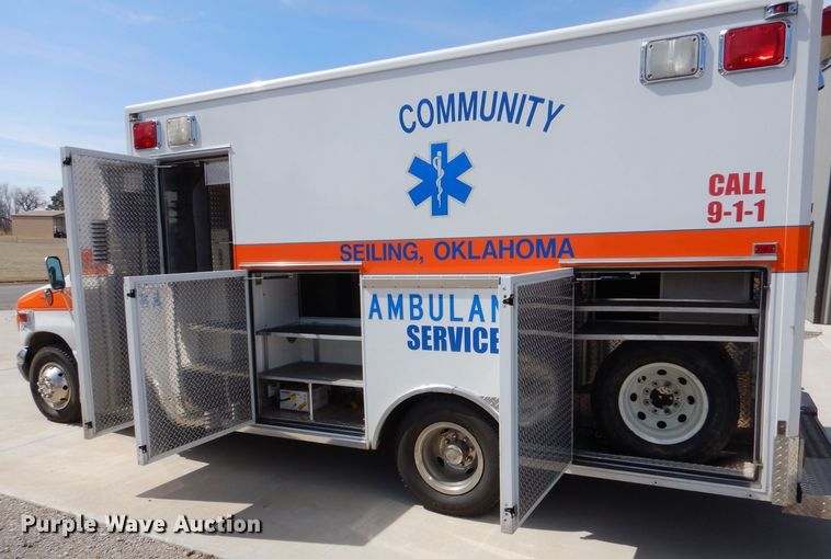 image for item MP9098 1998 Ford E450  ambulance