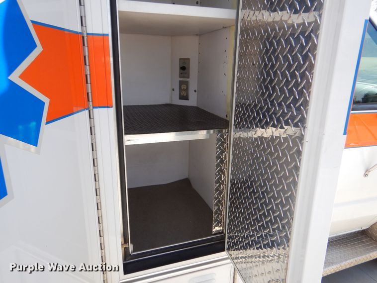 image for item MP9098 1998 Ford E450  ambulance