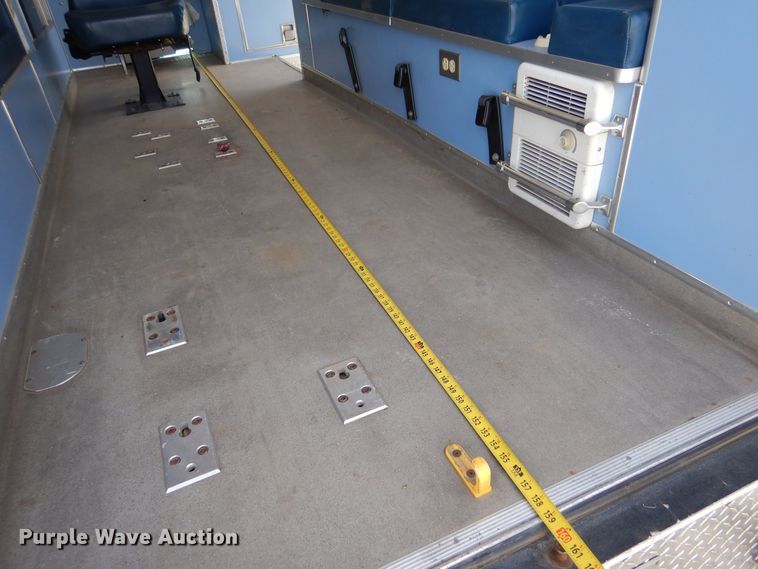 image for item MP9098 1998 Ford E450  ambulance