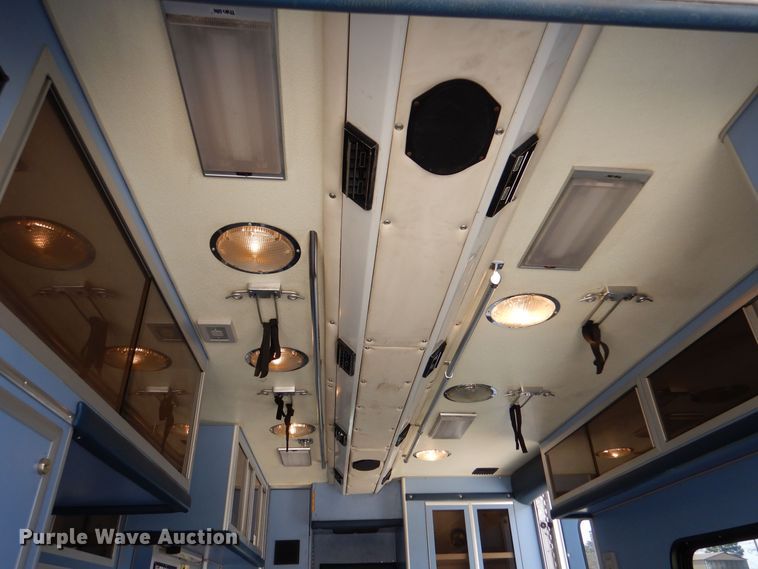 image for item MP9098 1998 Ford E450  ambulance