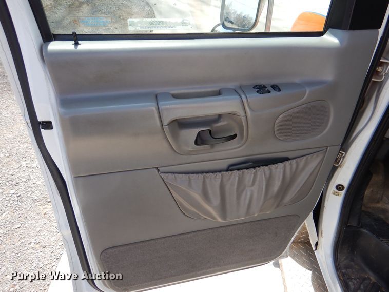 image for item MP9098 1998 Ford E450  ambulance