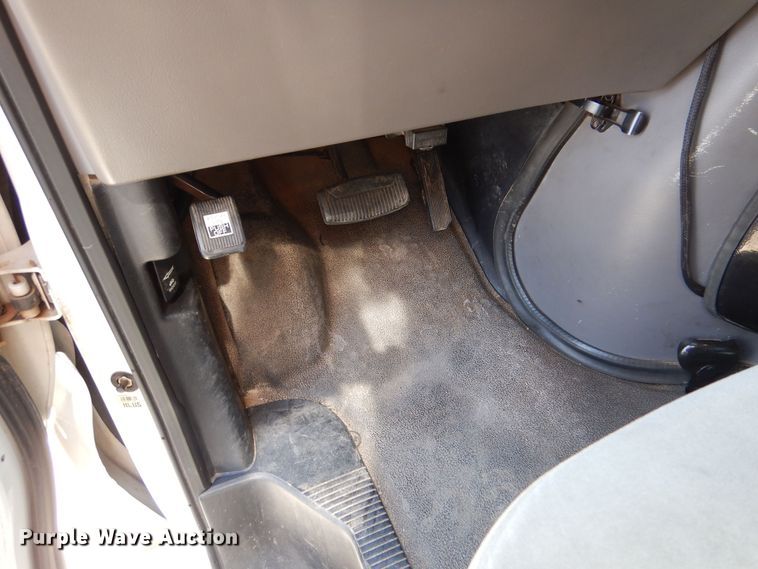 image for item MP9098 1998 Ford E450  ambulance