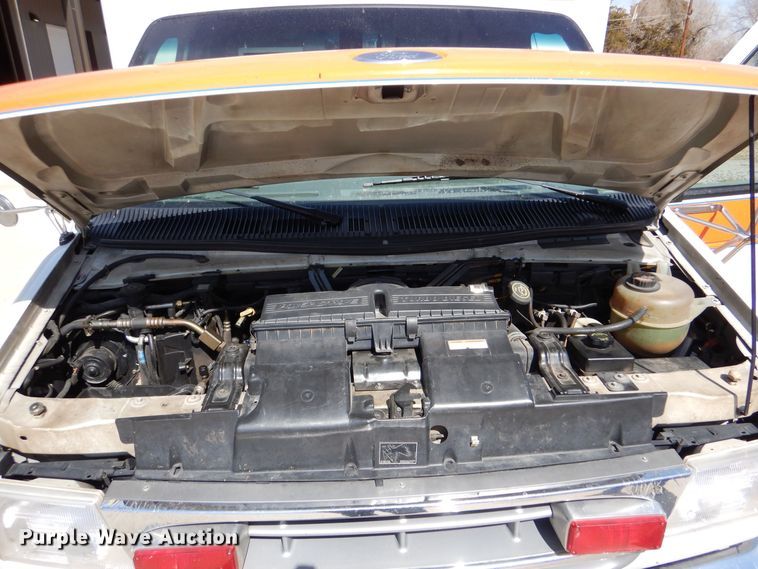 image for item MP9098 1998 Ford E450  ambulance