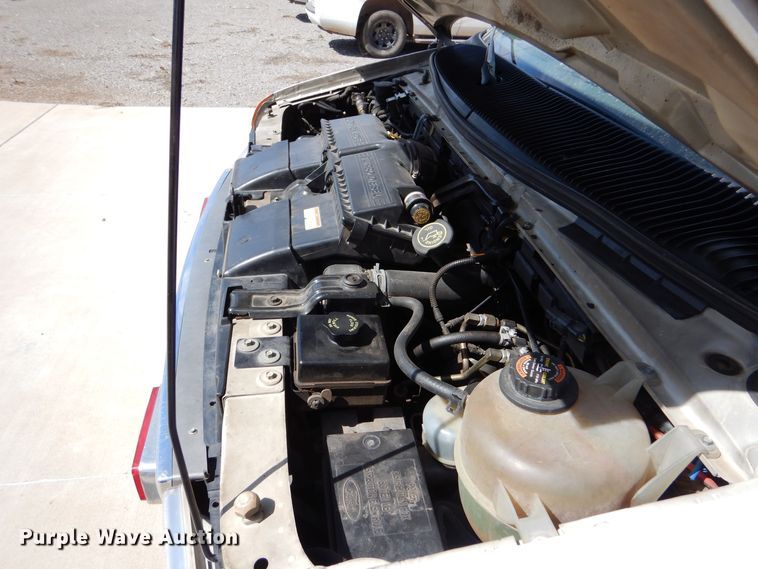 image for item MP9098 1998 Ford E450  ambulance