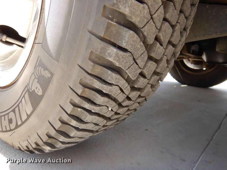 image for item MP9098 1998 Ford E450  ambulance