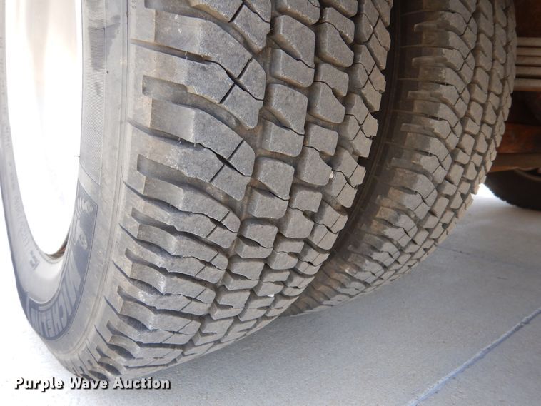 image for item MP9098 1998 Ford E450  ambulance