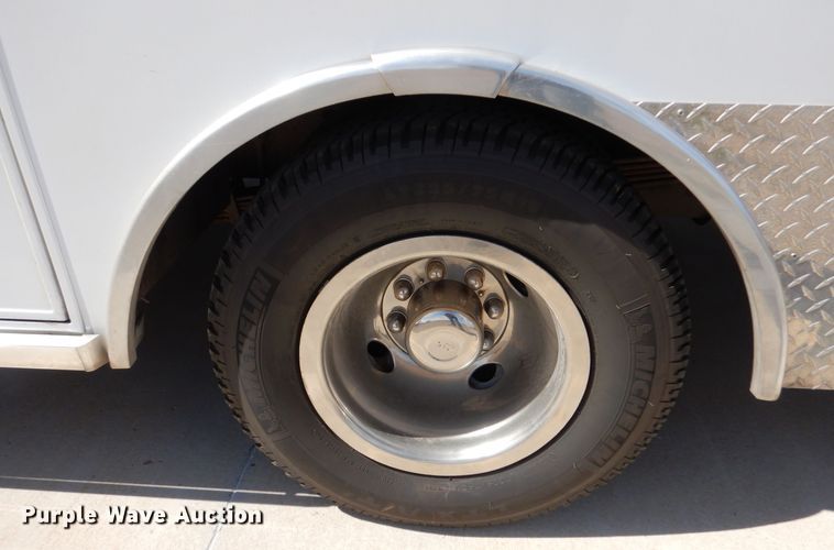 image for item MP9098 1998 Ford E450  ambulance